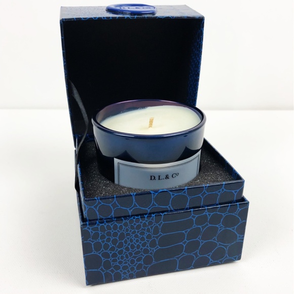 D.L. & Co Vintage Leather Scented Candle - Picture 3 of 9